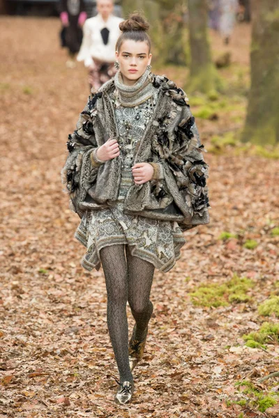 Look 57